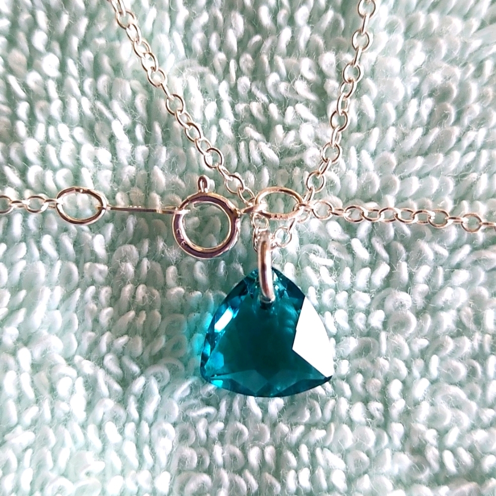 Sterling Silver Aqua Crystal Pendent!